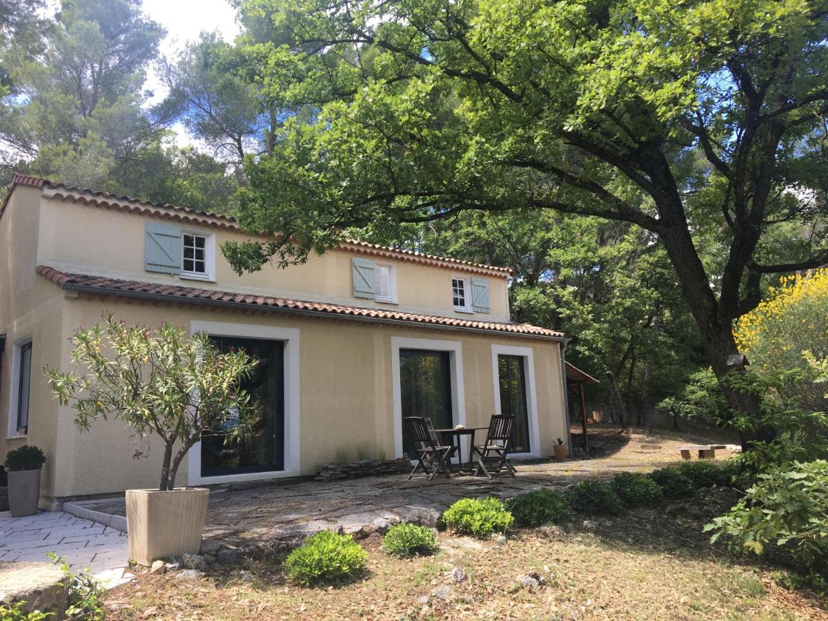 Villa De Carbonelle Pierrevert エクステリア 写真
