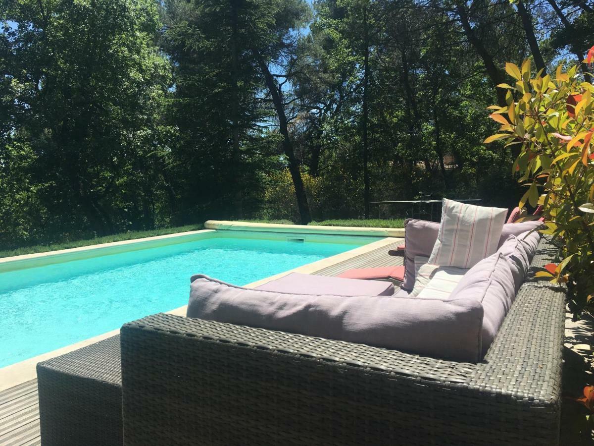 Villa De Carbonelle Pierrevert エクステリア 写真